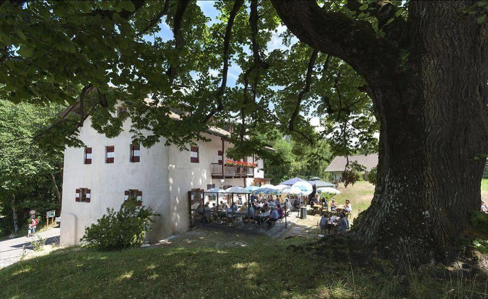 Hotel Zur Kirche Magre all' Adige Buitenkant foto