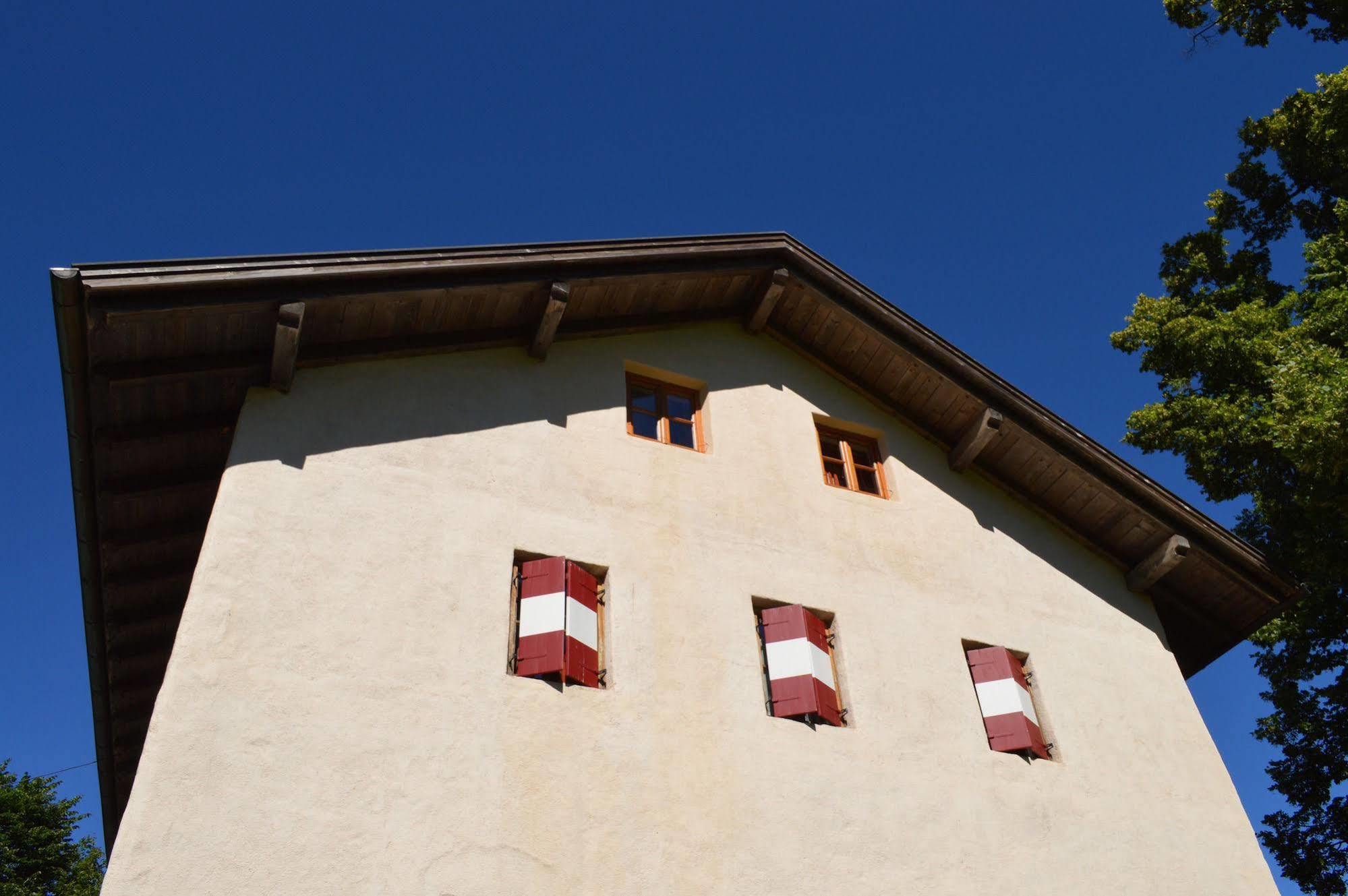 Hotel Zur Kirche Magre all' Adige Buitenkant foto