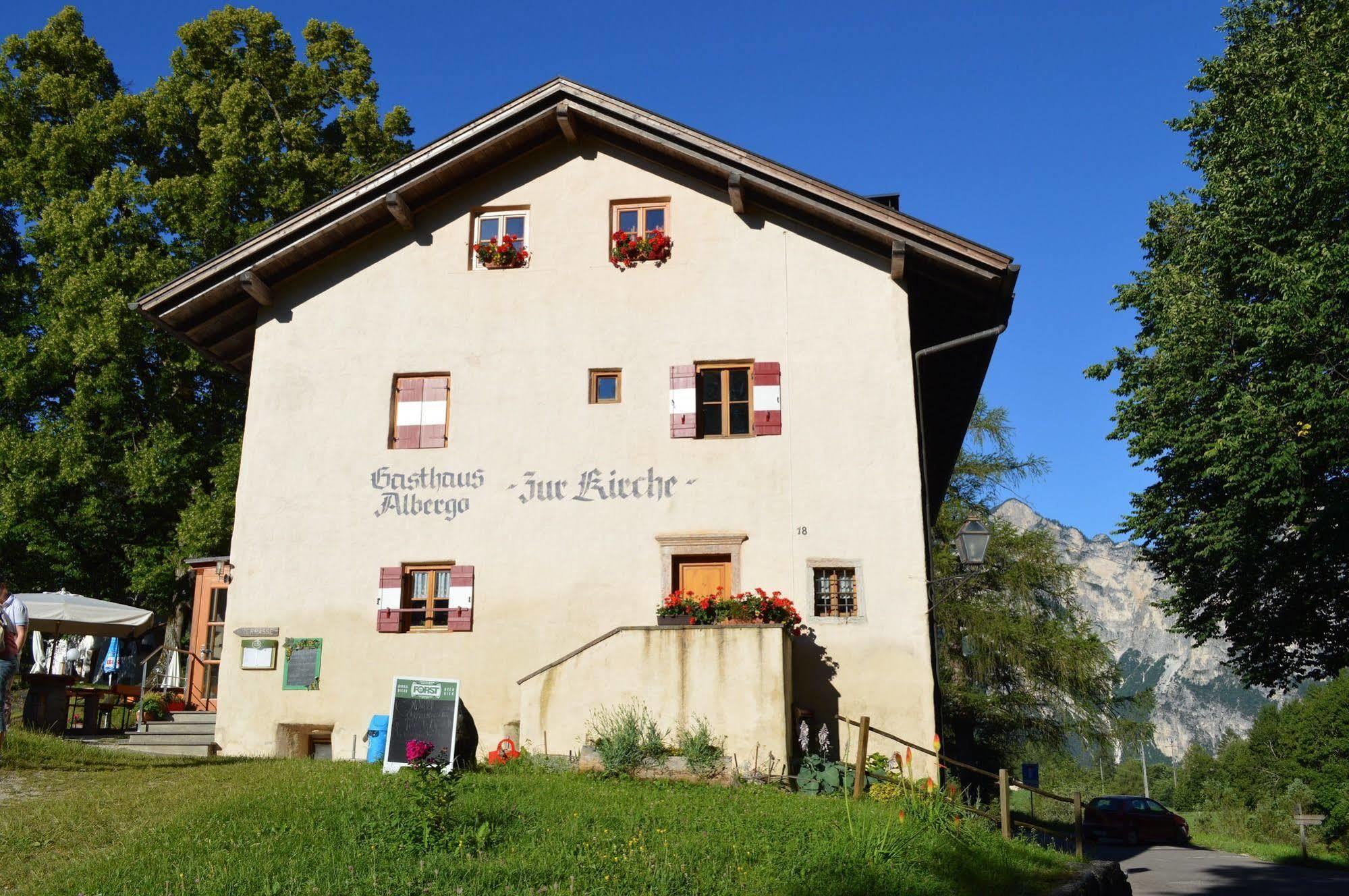 Hotel Zur Kirche Magre all' Adige Buitenkant foto