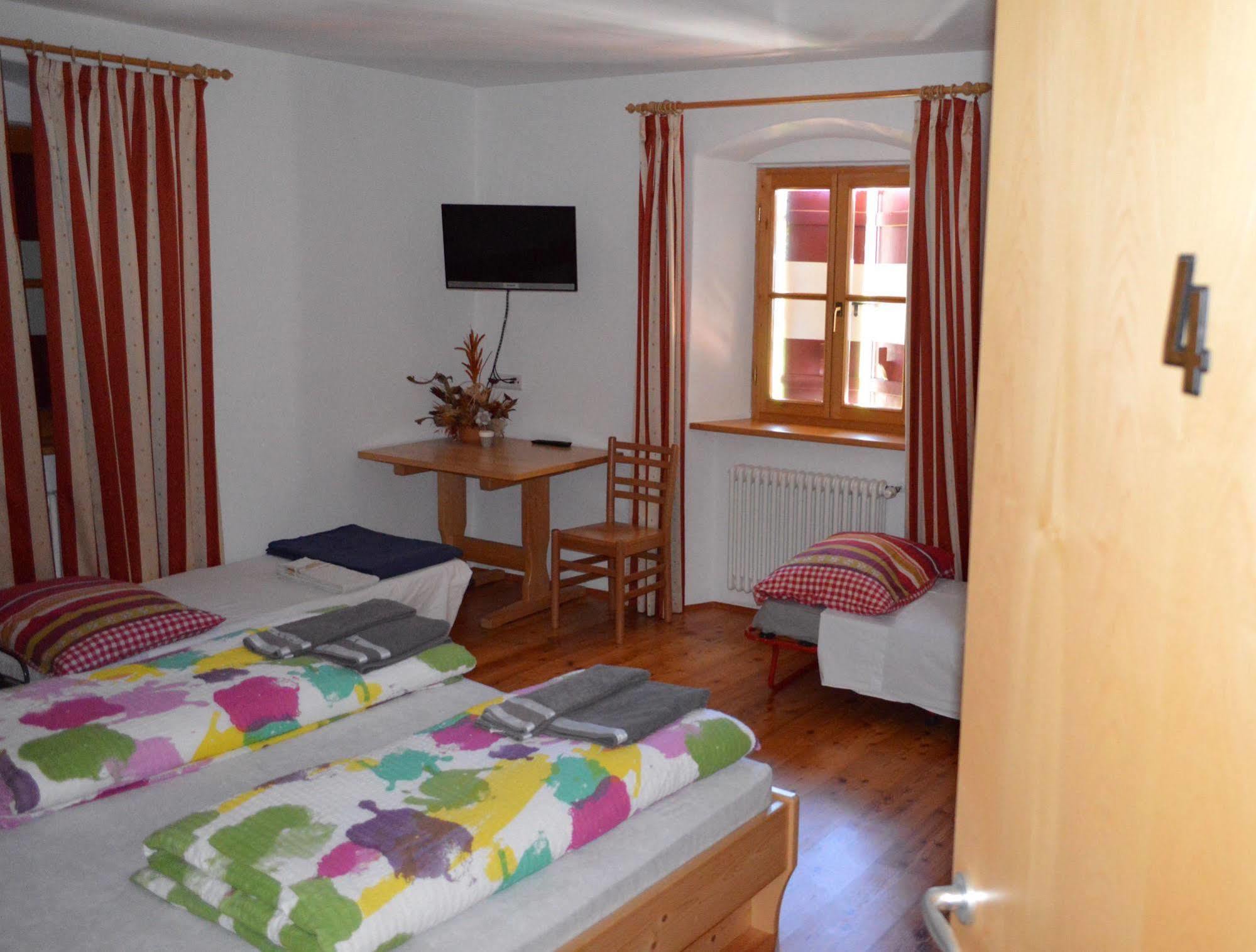 Hotel Zur Kirche Magre all' Adige Buitenkant foto